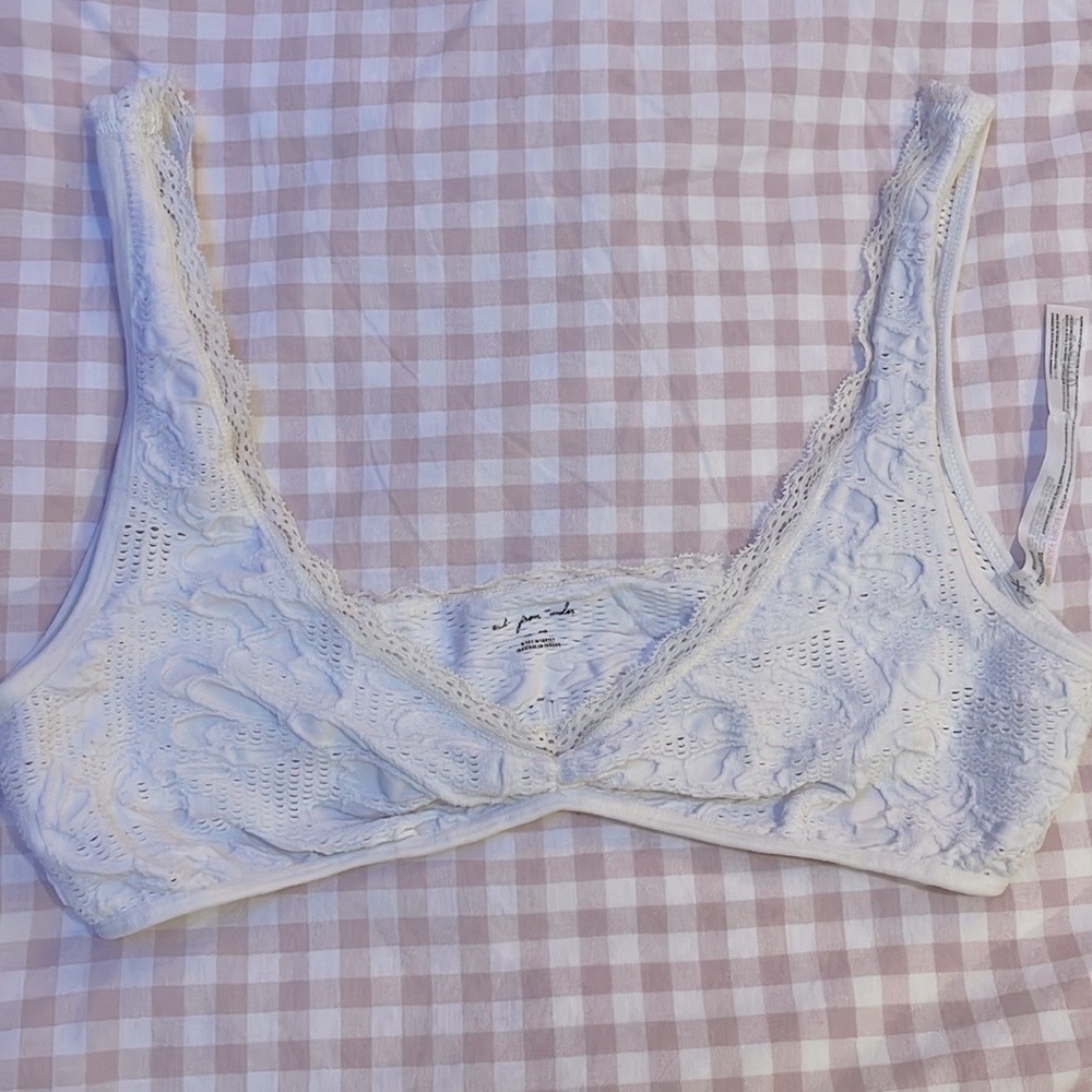 UO Out From Under Flora Seamless Lace Bralette White